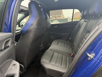 Volkswagen Golf 2.0 TSI R 4Motion picture 30