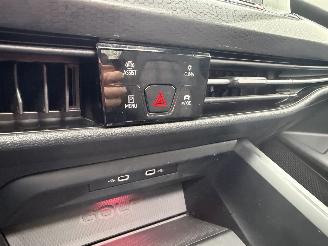 Volkswagen Golf 2.0 GTI 245 PK PANO picture 16