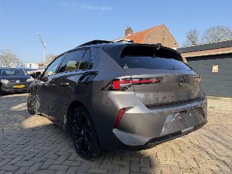 Unfallwagen Opel Astra hybrid 1.6 ULTIMATE 132 kw AUTOMAAT NEW MODEL 2023/1
