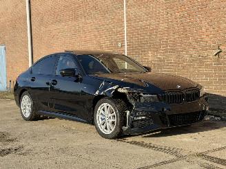 Schadeauto BMW 3-serie 330e M PAKKET DAK! 2020/1