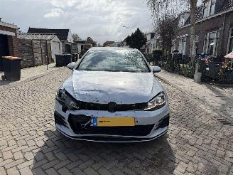 Volkswagen Golf 2.0 TSI GTI Performance picture 3