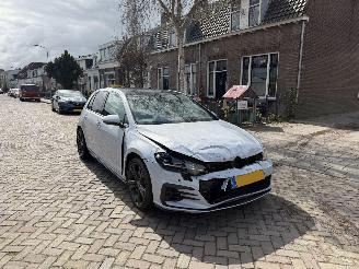 Volkswagen Golf 2.0 TSI GTI Performance picture 6