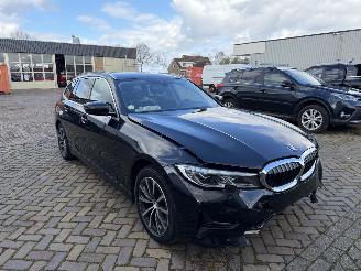 BMW 3-serie 320d x drive picture 2