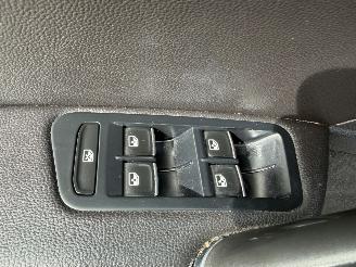 Volkswagen Golf GTD 184 PK PANO picture 16