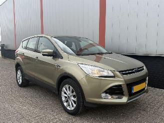 damaged passenger cars Ford Kuga 1.5 Titanium 4WD AUTOMAAT 2015/1