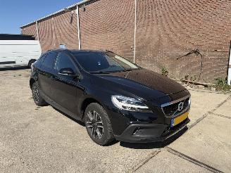 Schadeauto Volvo V-40 2.0 D2 Cross Country AUTOMAAT NAP 2016/1