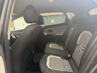 Kia Cee d AUTOMAAT picture 23