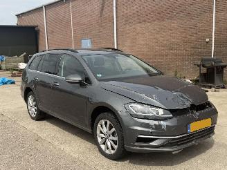Coche accidentado Volkswagen Golf 1.4 TSI AUTOMAAT PANO 2017/1