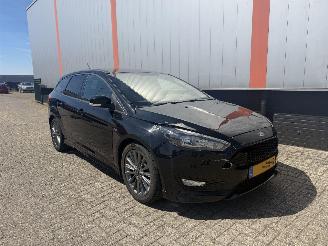 krockskadad bil auto Ford Focus 1.0 Titanium ST Line 2016/1