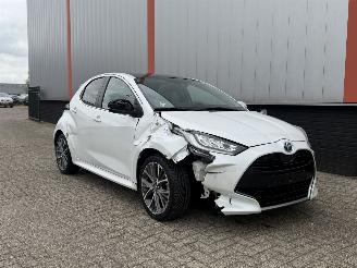 Toyota Yaris 1.5 Hybrid glasdak automaat picture 2