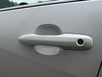 Toyota Yaris 1.5 Hybrid glasdak automaat picture 7