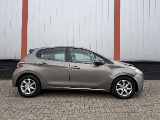Peugeot 208 1.4 e-HDi Blue Lease picture 2