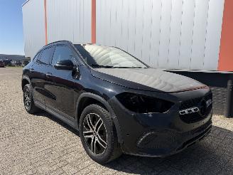 Unfallwagen Mercedes GLA 200d AUTOMAAT 2022/1
