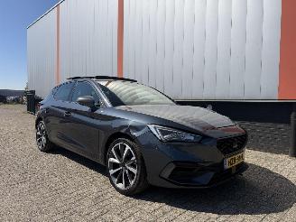 damaged passenger cars Seat Leon 1.4 TSI FR PANO SFEER 2021/1