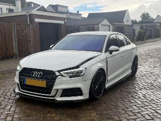 Schadeauto Audi A3 1.5 TFSI S Line 2017/1