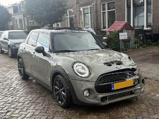 Vaurioauto  passenger cars Mini Cooper S 2.0 Cooper S Chili HARMON PANO NAP! 2018/1