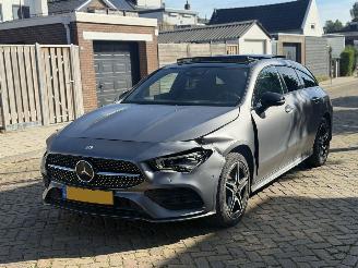 Unfallwagen Mercedes Cla-klasse 250e AMG PANO SFEER BTW!! 2023/1