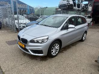 krockskadad bil auto BMW 2-serie Gran tourer 216d luxury 2016/3