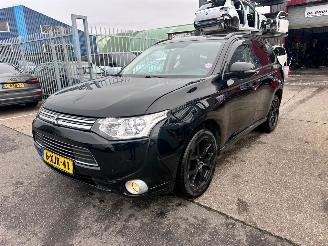 skadebil auto Mitsubishi Outlander 2.0 PHEV BUSINESS EDITION PLUG IN 2014/8