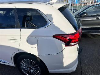 Mitsubishi Outlander 2.4 PHEV S-Edition picture 24