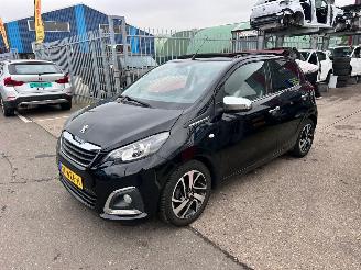 damaged passenger cars Peugeot 108 1.0 e-VTi ALLURE TOP! 2018/3