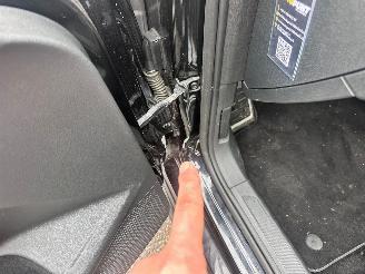 Volkswagen Golf 1.5  R LINE / eTSI / DSG / PANO / HEAD UP / VOLLE AUTO picture 25