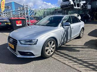 Schadeauto Audi A4 2.0 TDI / DSG / LIMOUSINE 2015/1