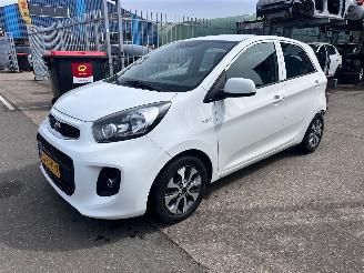 Vaurioauto  passenger cars Kia Picanto 1.0 CVVT / NAVI /CAMERA / 2016/1