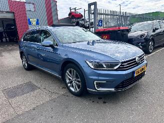 krockskadad bil auto Volkswagen Passat 1.4 TSI / GTE / DSG / PANO / LEER 2016/9