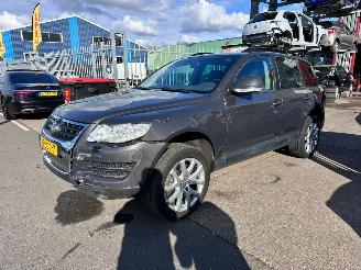 Schadeauto Volkswagen Touareg 3.0 V6 TDI / DSG / 2008/7
