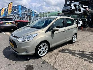 krockskadad bil auto Ford B-Max 1.6 TI-VCT / AUTOMAAT 2013/5