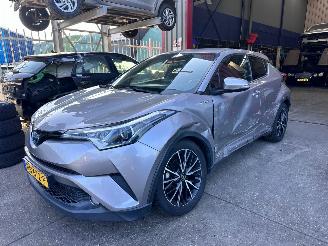 Unfallwagen Toyota CH-R 1.8 HYRBIDE 2018/1