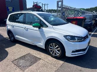 Volkswagen Touran 1.0 TSI 7 PERSOON picture 3