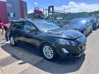Ford Focus 1.0 EcoBoost Hybride / PANO / TITANIUM picture 4
