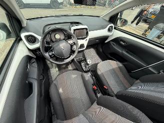 Peugeot 108 1.0 e-VTi Premiere TOP picture 8