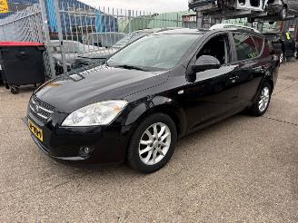 damaged passenger cars Kia Cee d 1.6 ALL STARS 2008/9