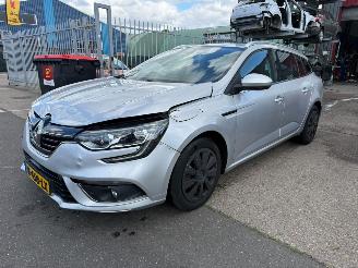 Schadeauto Renault Mégane 1.5 DCI LIMITED / AUTOMAAT 2018/4