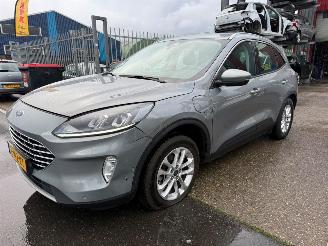 Vaurioauto  passenger cars Ford Kuga 2.5 HYRBIDE PLUG-IN PHEV TITANIUM 2021/6