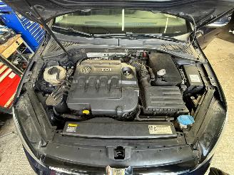 Volkswagen Golf 1.6 TDI / DSG / PANO / HIGHLINE picture 15