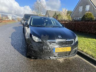 Auto incidentate Peugeot 308 1.6 BlueHDI Blue Lease Executive Pack GLAS DAK 2015/11