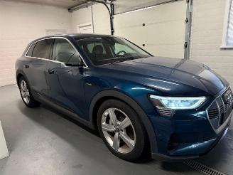 Unfallwagen Audi E-tron  2021/10