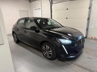 krockskadad bil auto Peugeot 208 AIRBAG OK 2020/8
