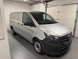 krockskadad bil auto Mercedes Vito  2021/9