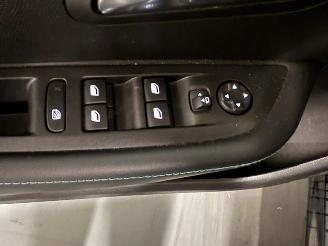 Peugeot 208  picture 12