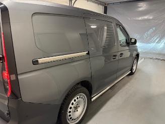 Volkswagen Caddy maxi AUTOMATIC picture 8