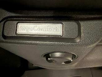 Volkswagen Caddy maxi AUTOMATIC picture 11