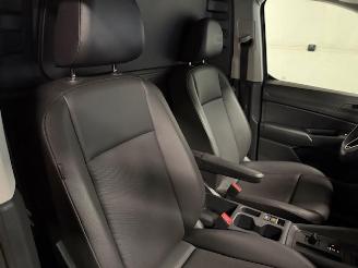 Volkswagen Caddy maxi AUTOMATIC picture 14