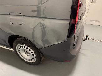 Volkswagen Caddy maxi AUTOMATIC picture 6