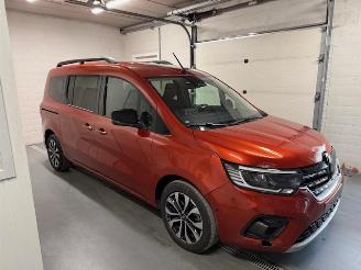 uszkodzony samochody osobowe Renault Kangoo NAVI CAMERA 2025/12