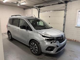 uszkodzony samochody osobowe Renault Kangoo  2025/3